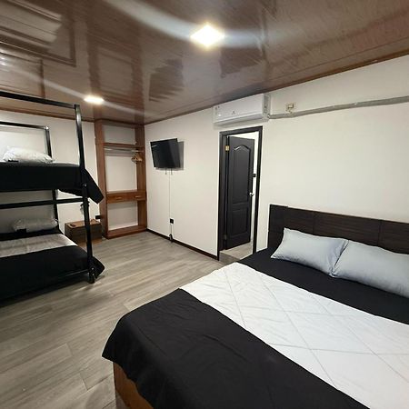 Bunker593 Inn Tena Kültér fotó